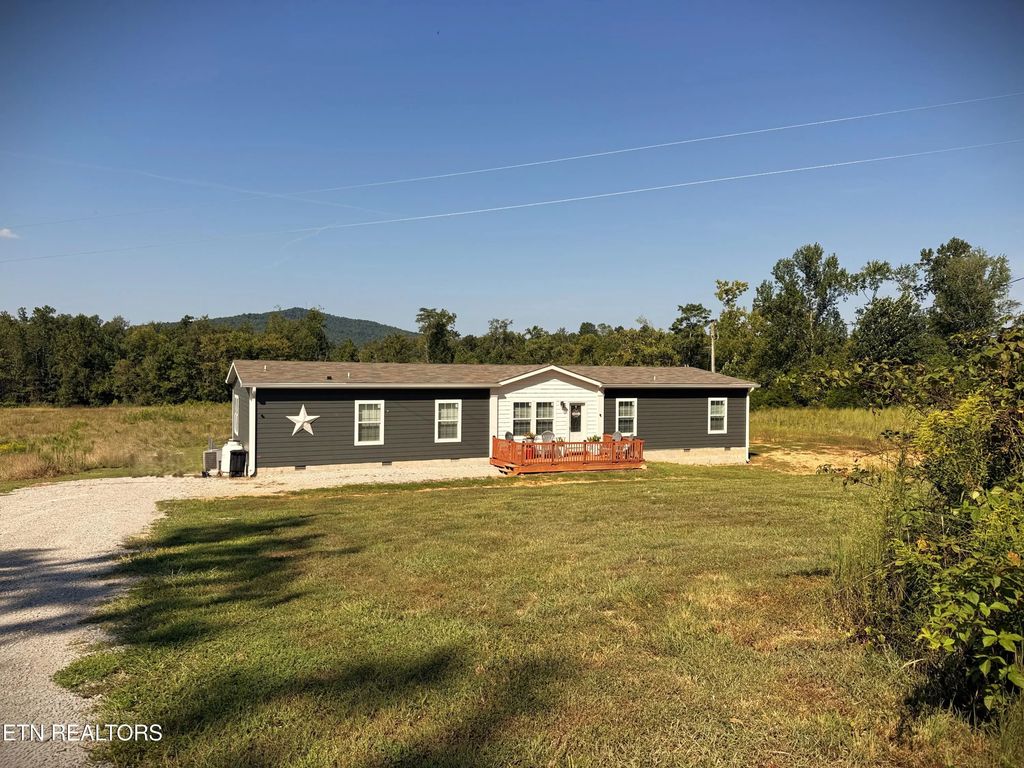 760 Dogwalk Rd, Monroe