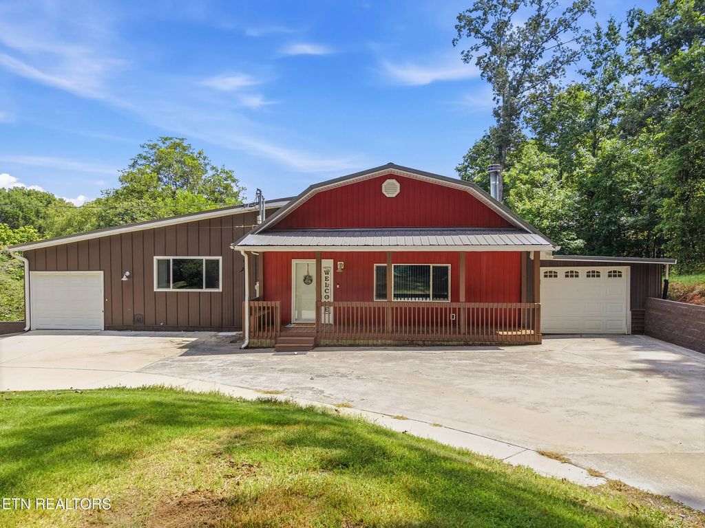 802 Cusick Circle, Lenoir City