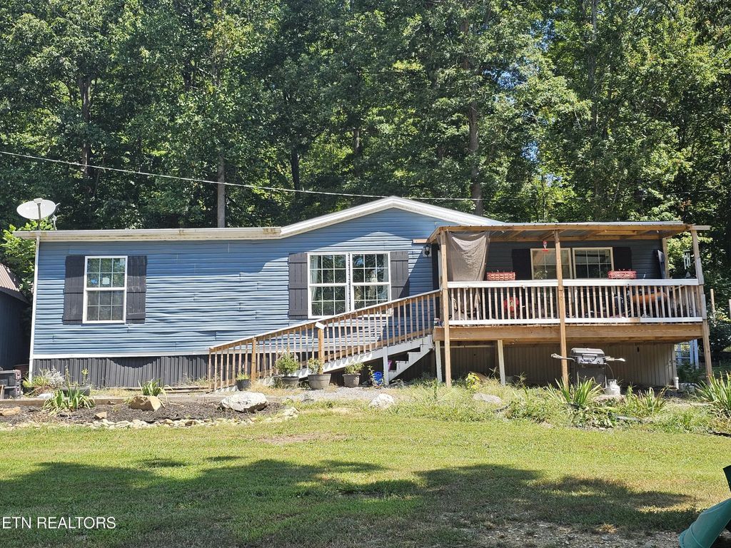 810 Chestnut Grove Road Rd, New Tazewell