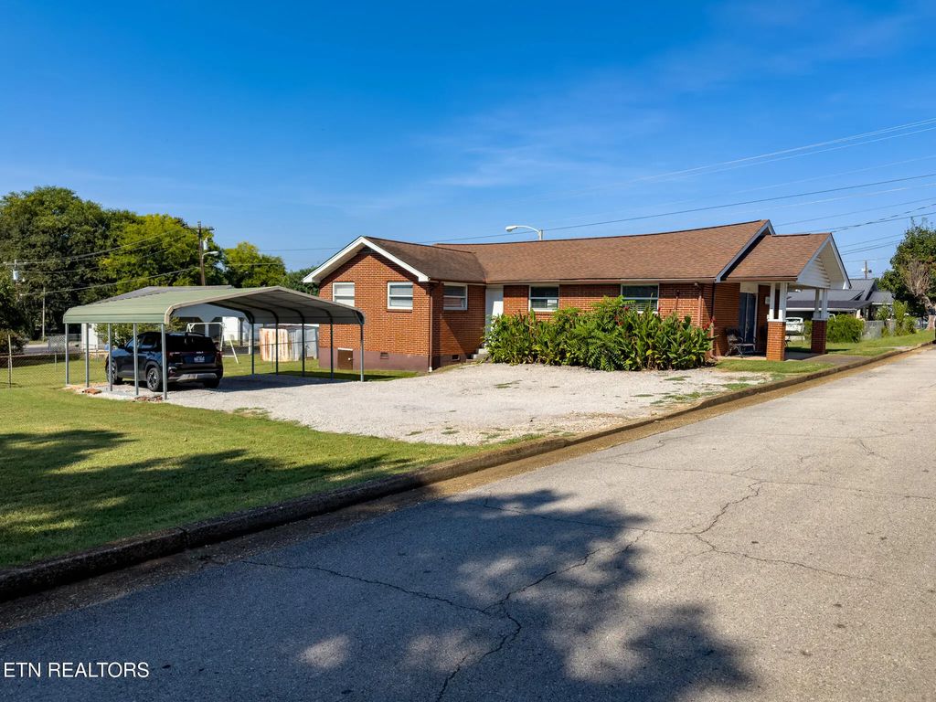210 S Cherry Street, Lenoir City
