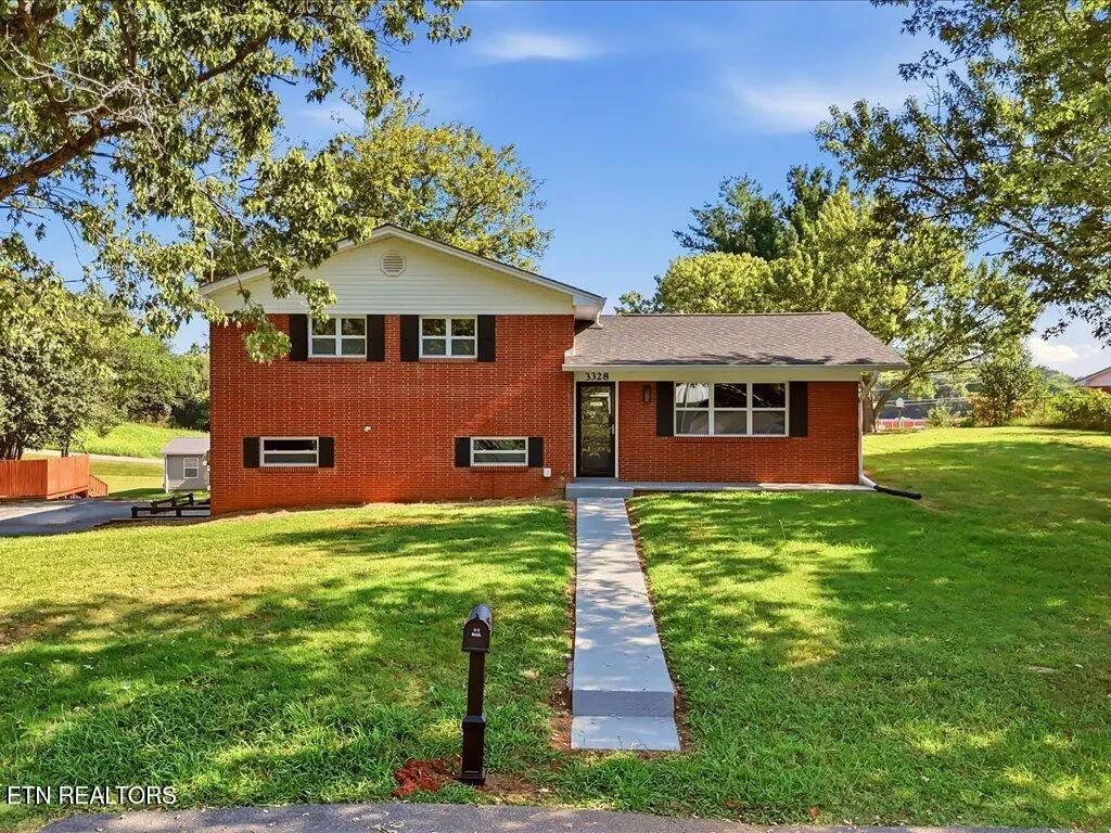 3328 Sheila Circle, White Pine