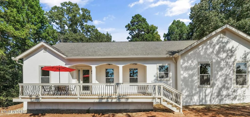 4717 Colonial Harbor Drive, Louisville
