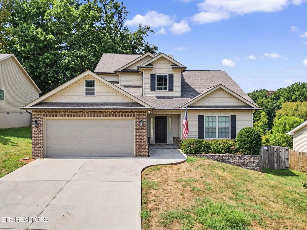 813 Mackenzie Drive, Maryville