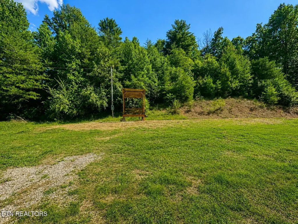 1085 Catoosa Rd, Wartburg