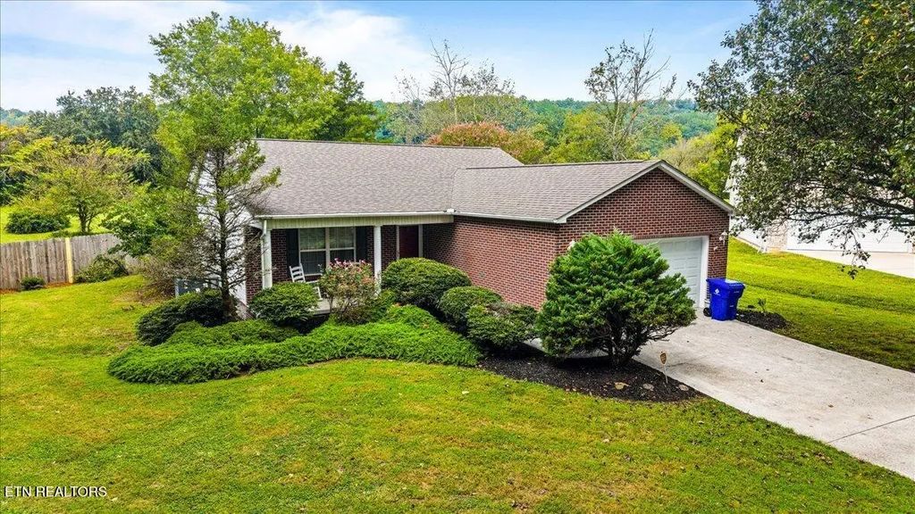 165 Elizabethton Way, Clinton