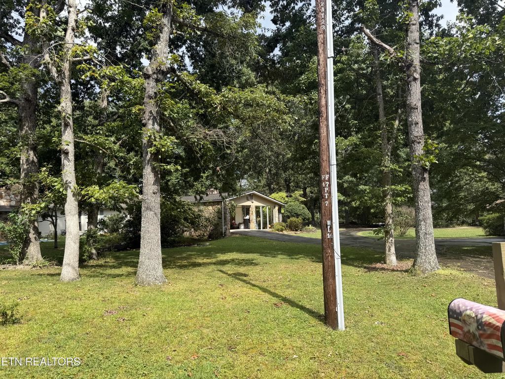 18 Lake Forest Lane, Crossville