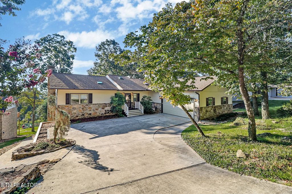 132 Brokenwood Lane, Crossville