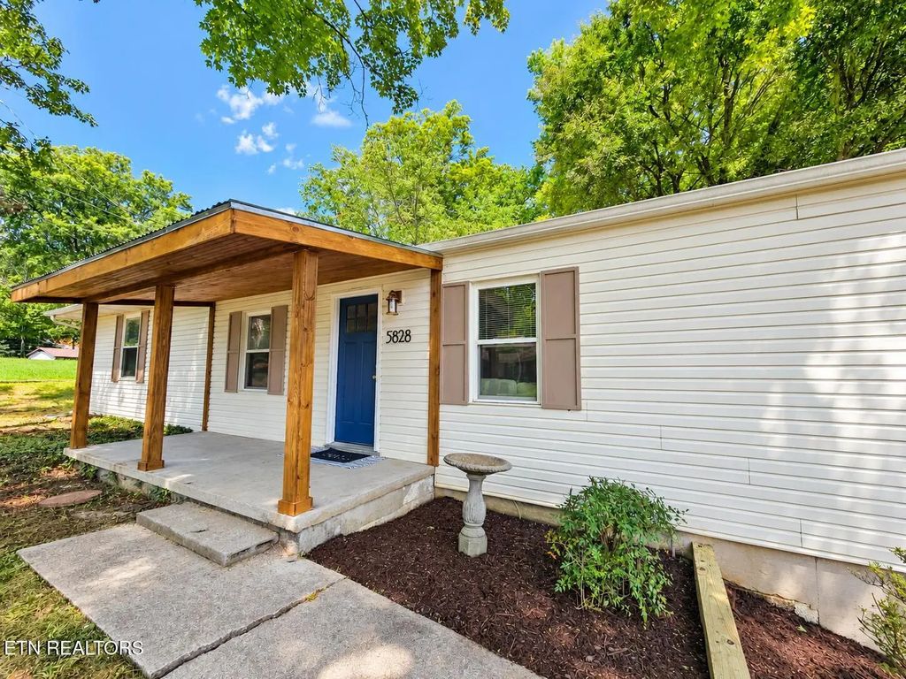 5828 Ne Eldridge Rd, Knoxville