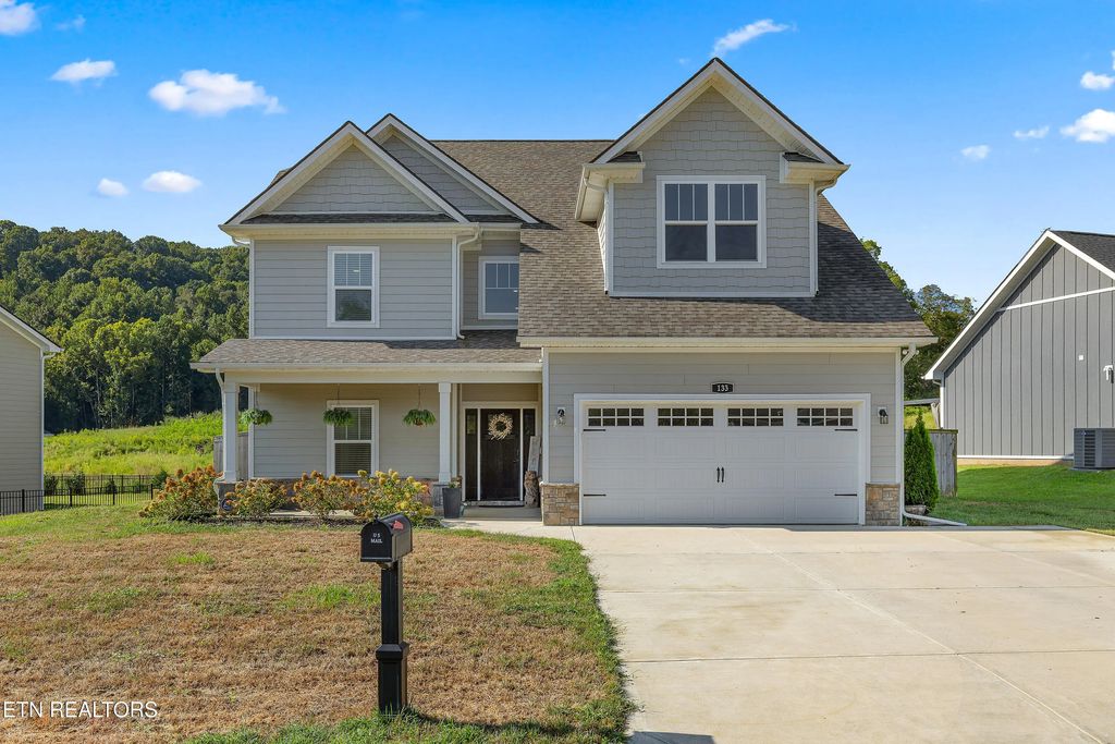 133 Forest Creek Pkwy, Oak Ridge