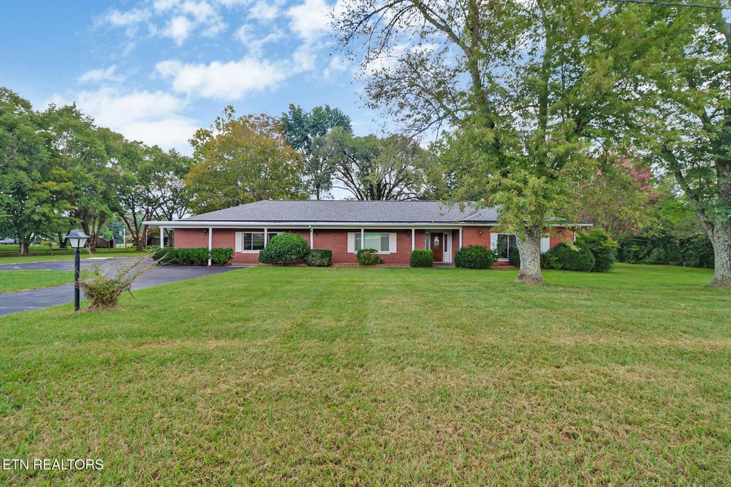 1378 Sparta Hwy, Crossville