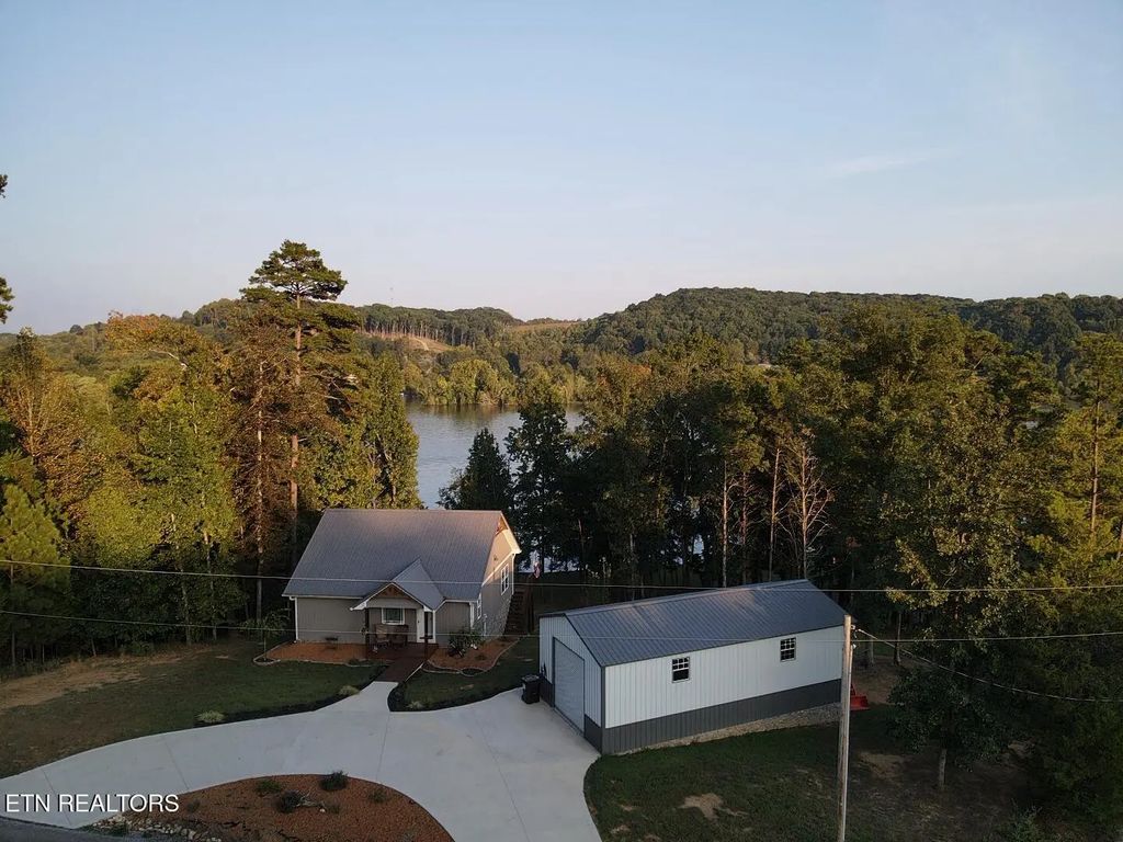 429 Lakeshore Vista Drive, Kingston
