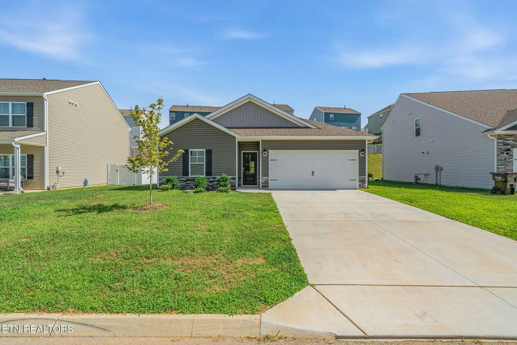 12356 Manhattan Lane, Knoxville