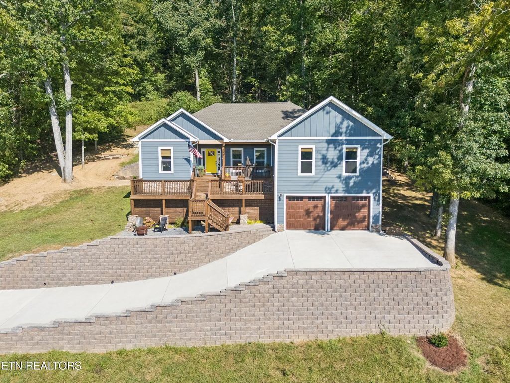 948 Bobbie Jean Lane, Seymour