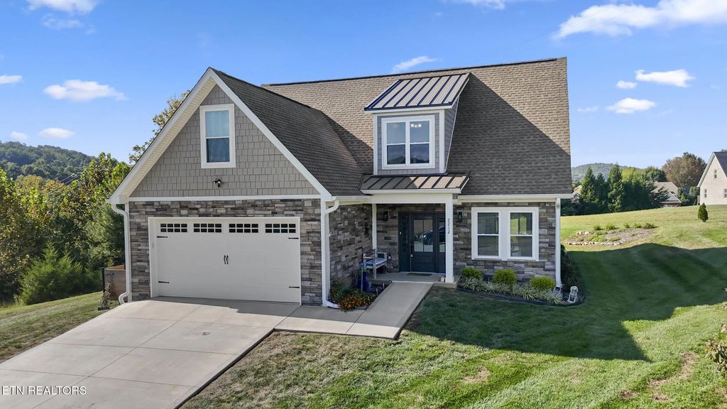 2212 Cristopher Court, Morristown