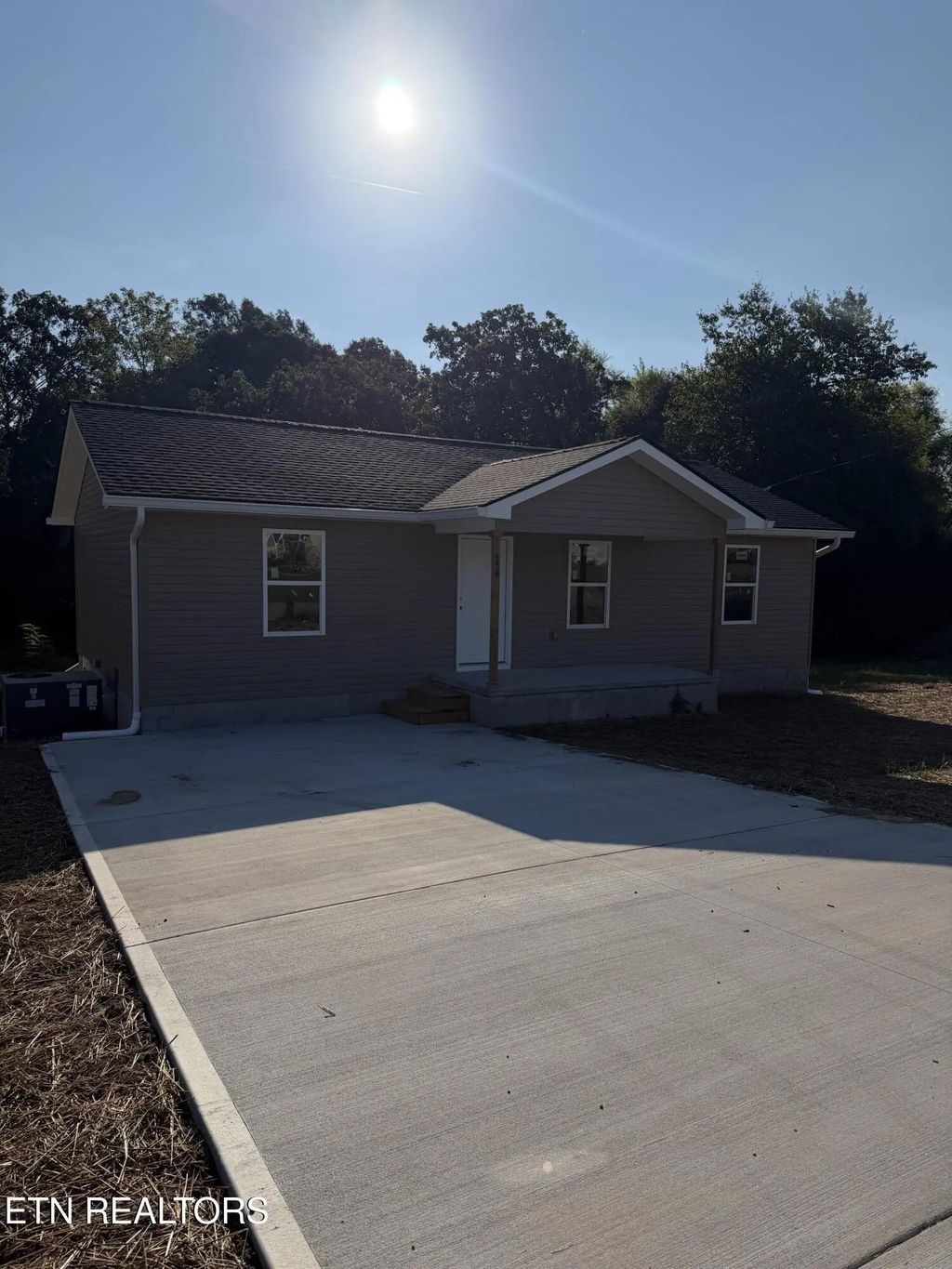 438 Storie Ave, Crossville