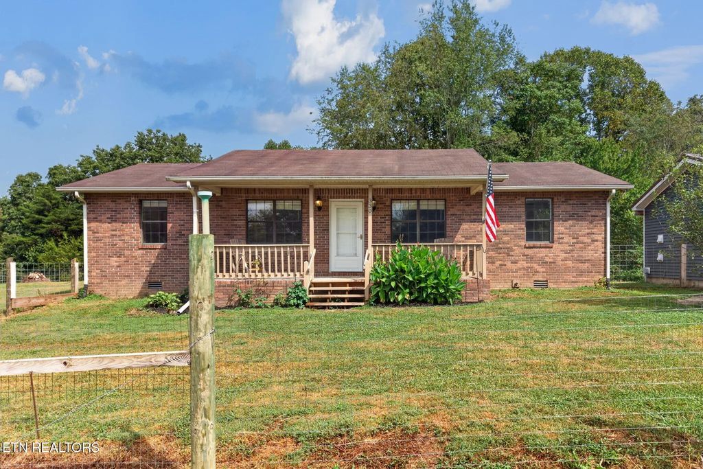 330 Finley Rd, Crossville