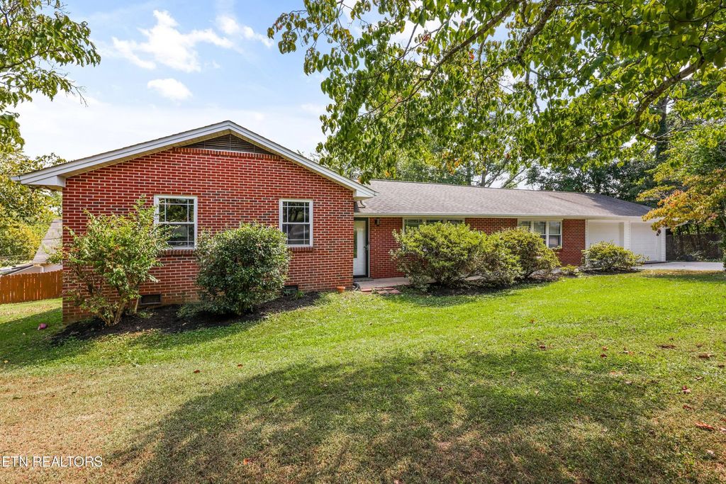 4418 Ne Garden, Knoxville