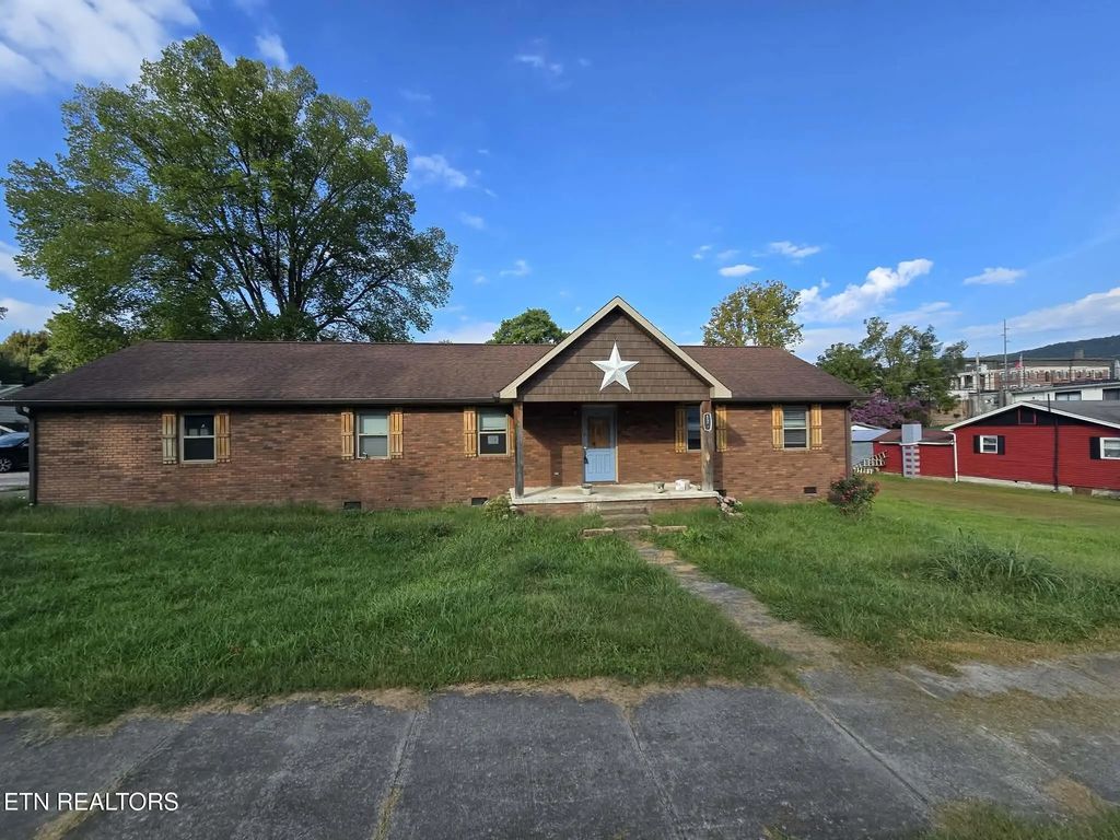 172 Liberty St, Jacksboro