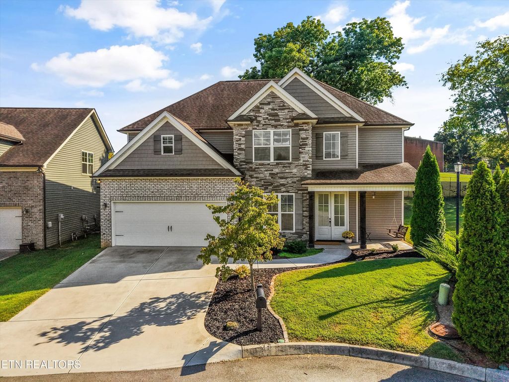8934 Highbury Way, Knoxville