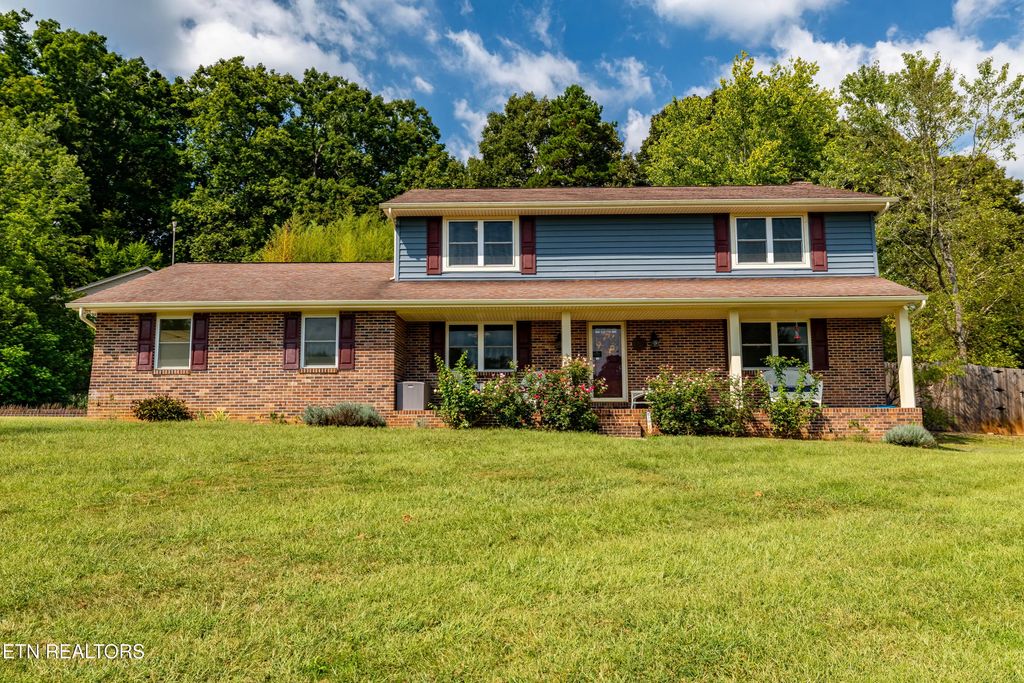 1228 Court Field Rd, Knoxville