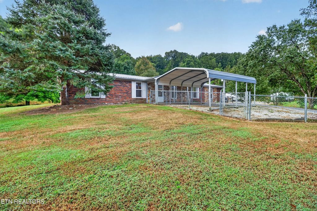 688 Rocky Summit Rd, Bean Station