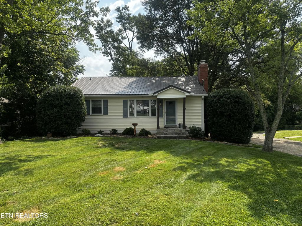 4106 Woodlawn Pike, Knoxville