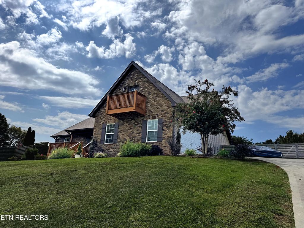 1807 Grey Ridge Rd, Maryville