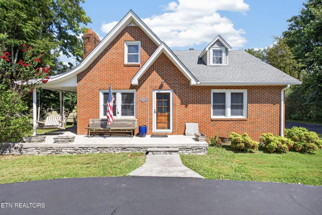 2472 Hilham Hwy, Hilham
