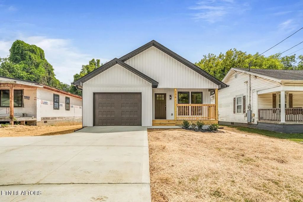 136 W Moody Ave, Knoxville