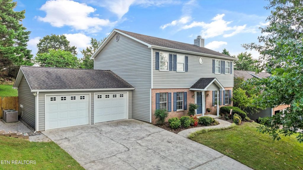 8022 Maple Run Lane, Knoxville