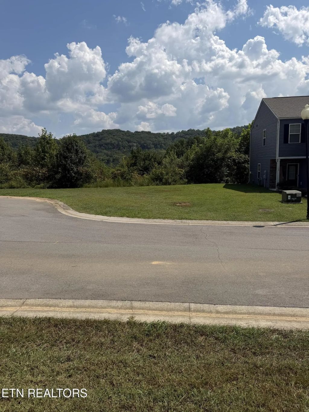 166 Harbour Pointe Lane, Oak Ridge