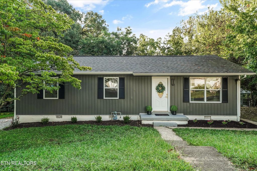116 E Arrowwood Rd, Oak Ridge