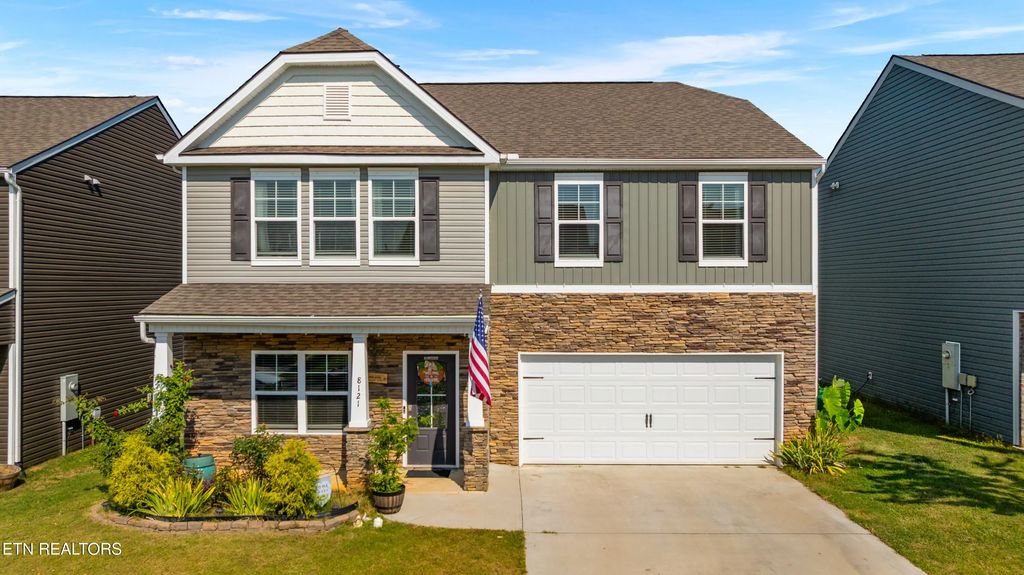 8121 Dennis Fox Lane, Knoxville