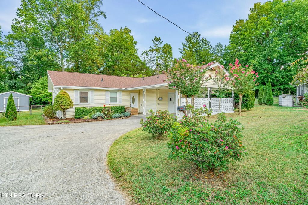 107 Park Lane, Oak Ridge
