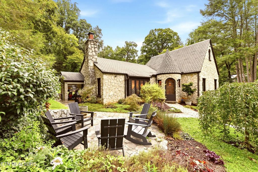 5125 Green Valley Drive, Knoxville