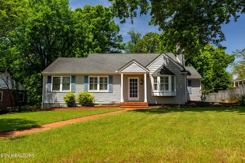 1105 Sterling Ave, Maryville