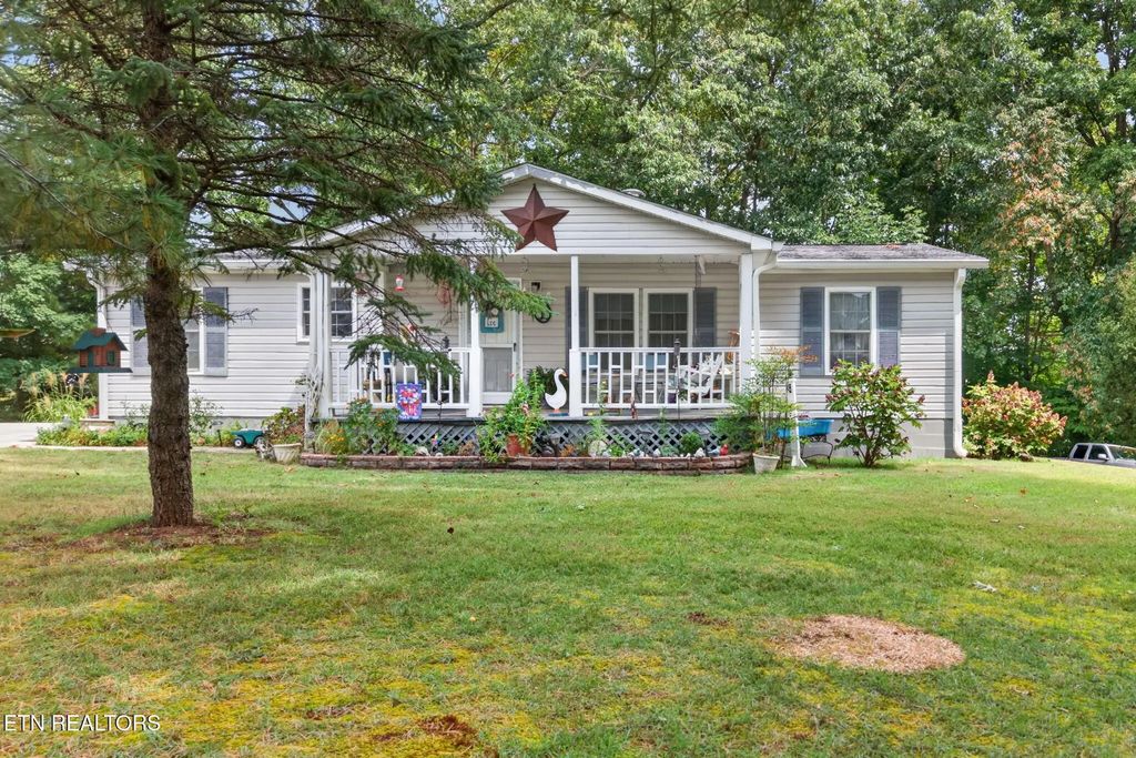 1100 Reeder Rd, Byrdstown