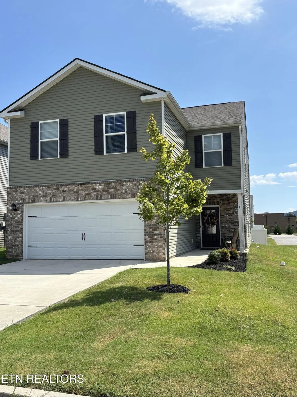 7 Cobblestone Court, Clinton