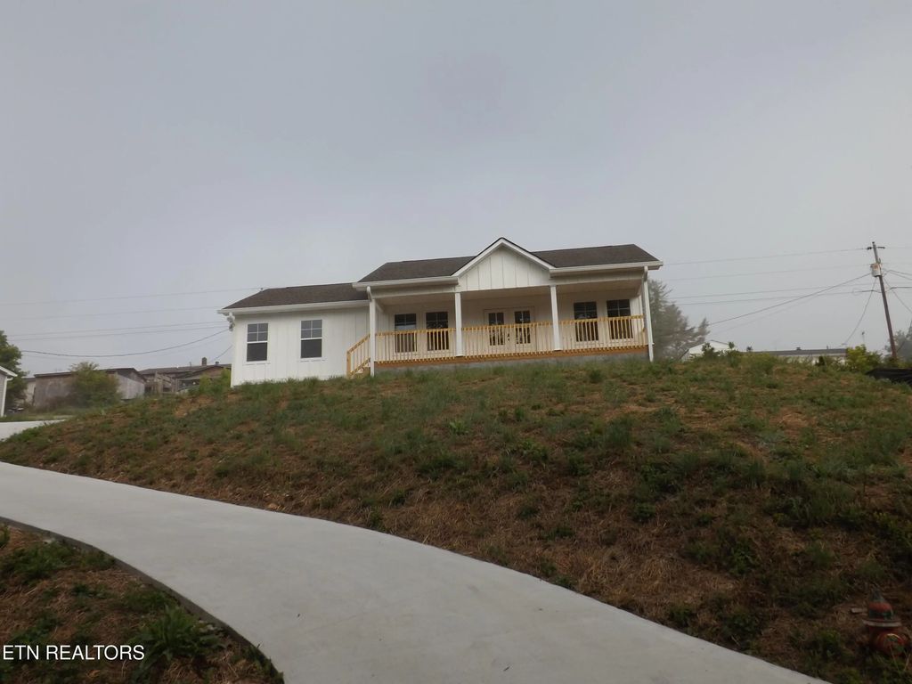 328 Wilson Hurst St, Tazewell