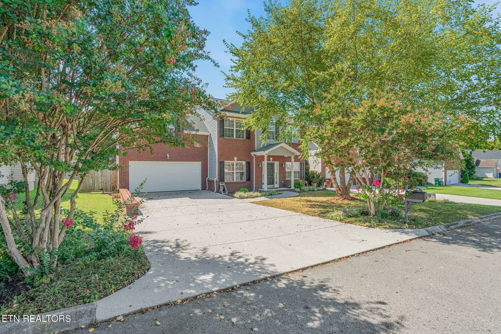 5914 Gray Gables Drive, Knoxville