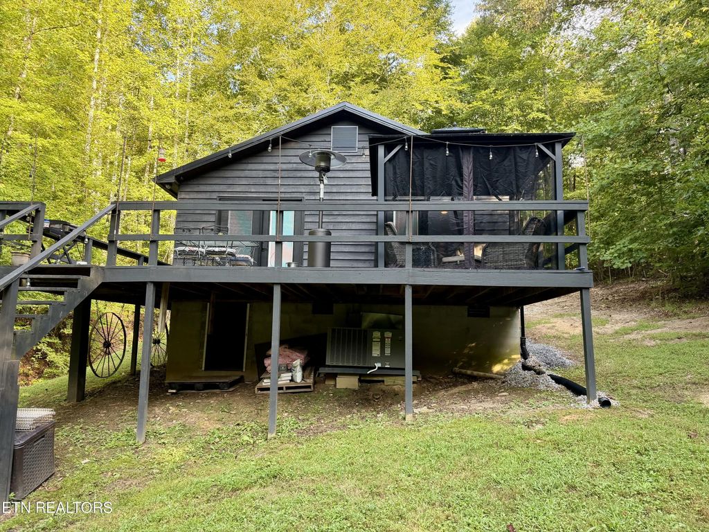 204 Black Fox Rd, Washburn
