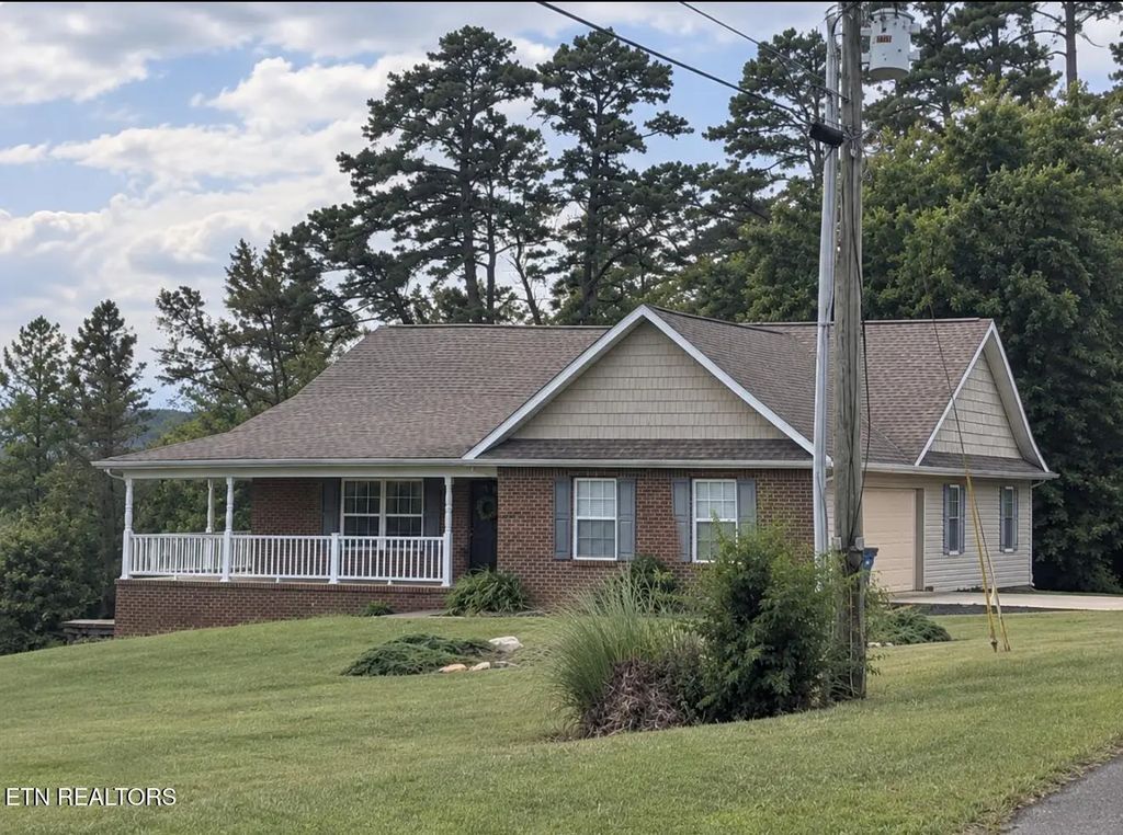 235 John Bouldin Drive, Maryville