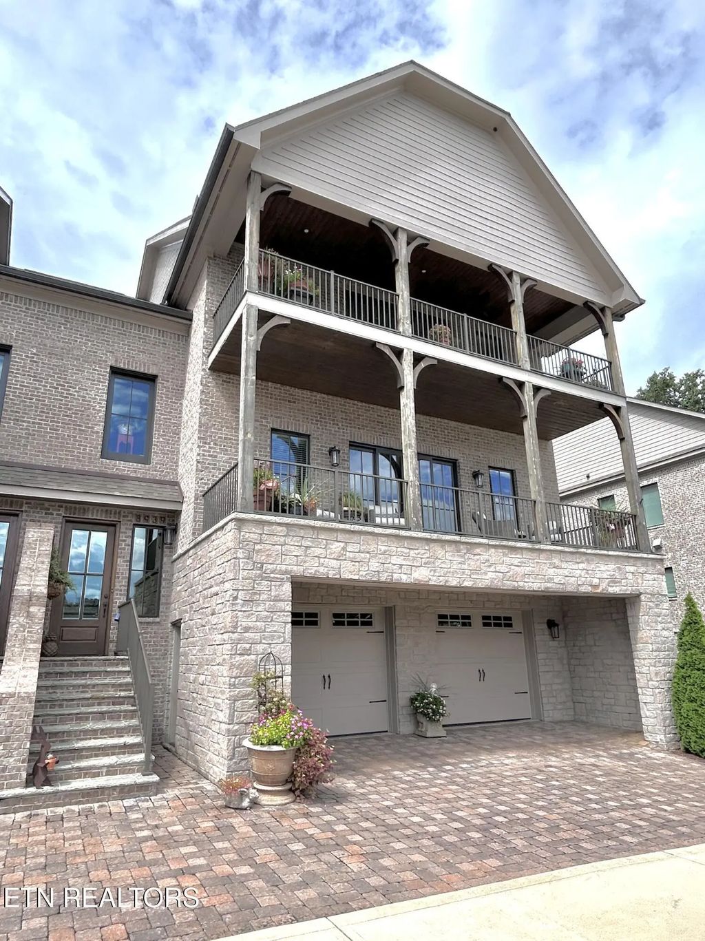 8939 Linksvue Drive, Knoxville