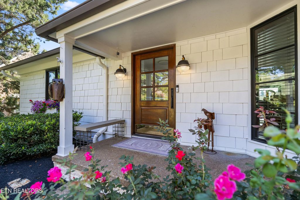727 Cheowa Circle, Knoxville