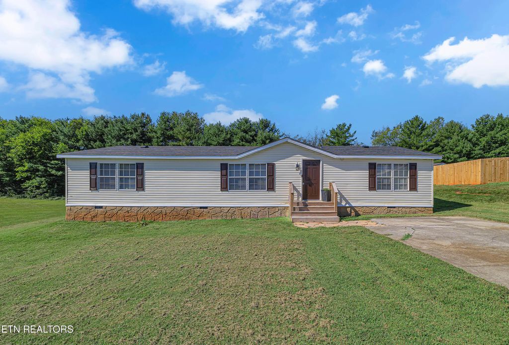 933 Ridgeview Rd, Maryville