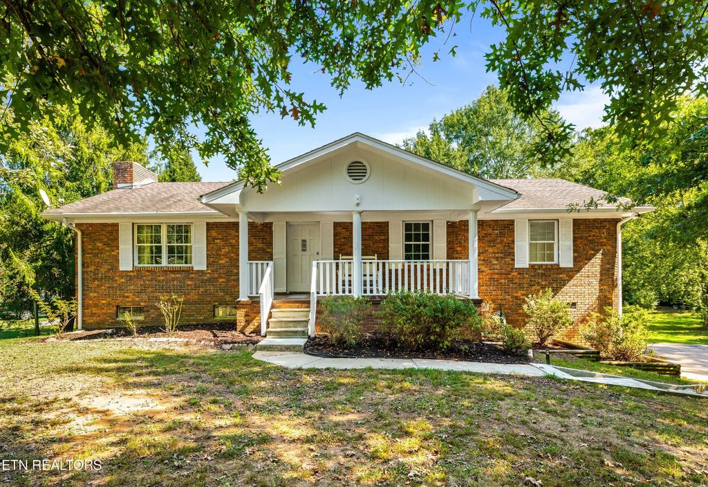 1320 Hopewell Rd, Knoxville
