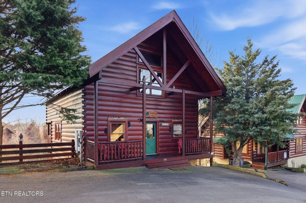 1091 Towering Oaks Drive, Sevierville