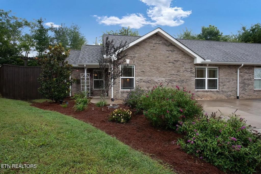 120 Dockery, Maryville