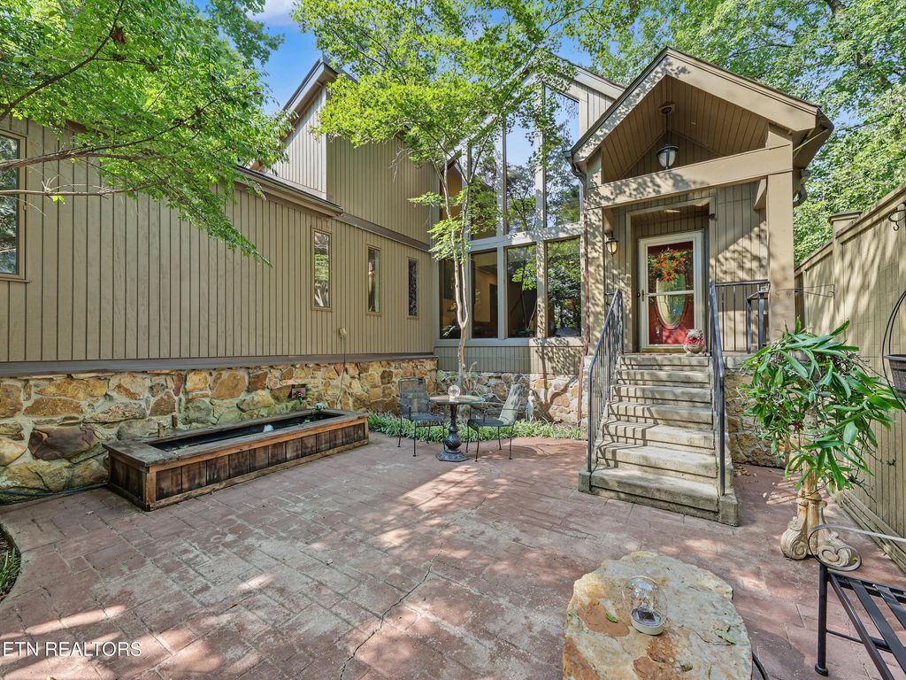 137 Chamberlain Blvd, Knoxville
