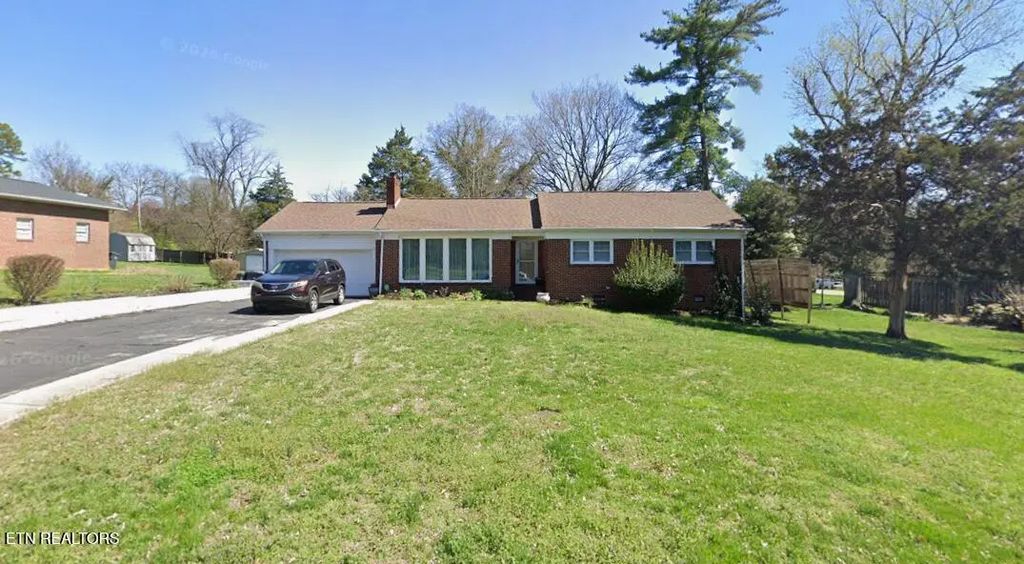 202 Grata Rd, Knoxville